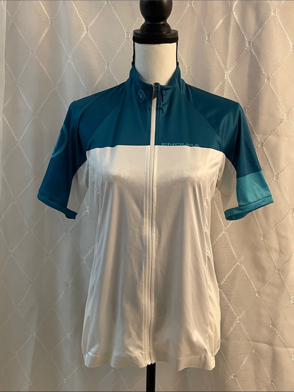 ENDURA Women's Teal and White Short Sleeve Cycling Jersey Size XL Brand New